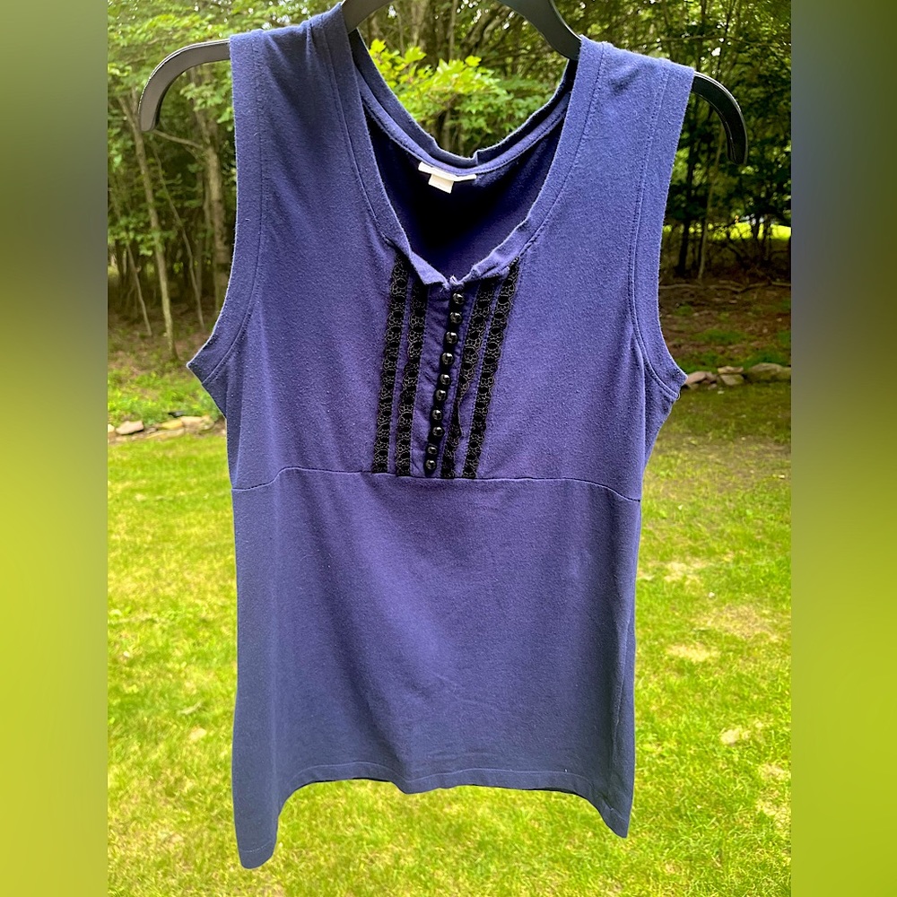 Ladies Sleeveless Top